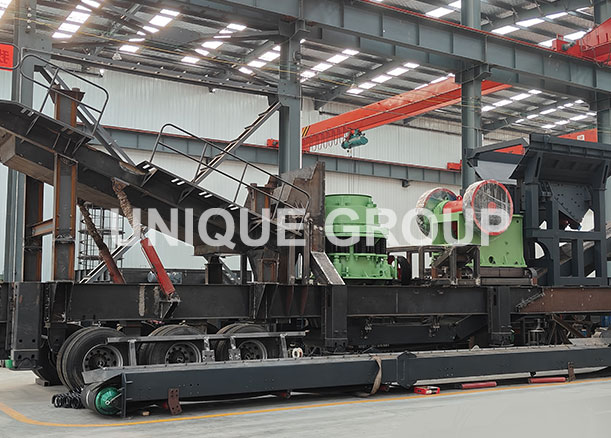 50 TPH mobile crusher plant is producing